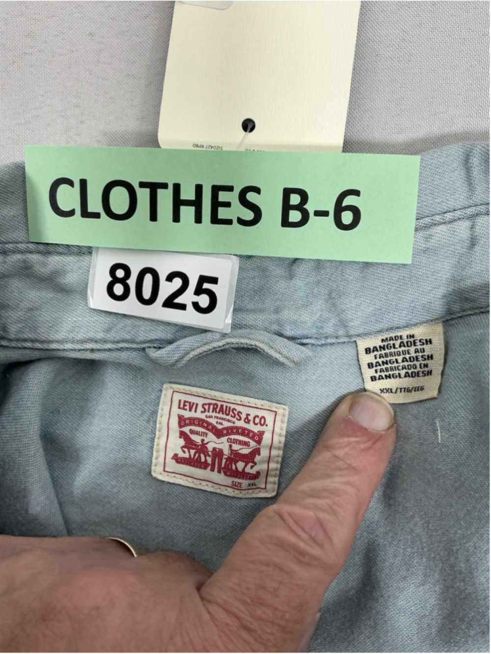 Womans NWT Levi Strauss Standard Fit Snap Front Jean Shirt XXL Light Blue - Picture 3 of 8